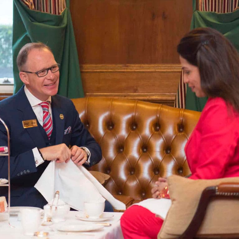 Fine Dining Etiquette 7 | The British School of Excellence | Fine Dining Etiquette dining etiquette feat | Fine Dining Etiquette | The British School of Excellence